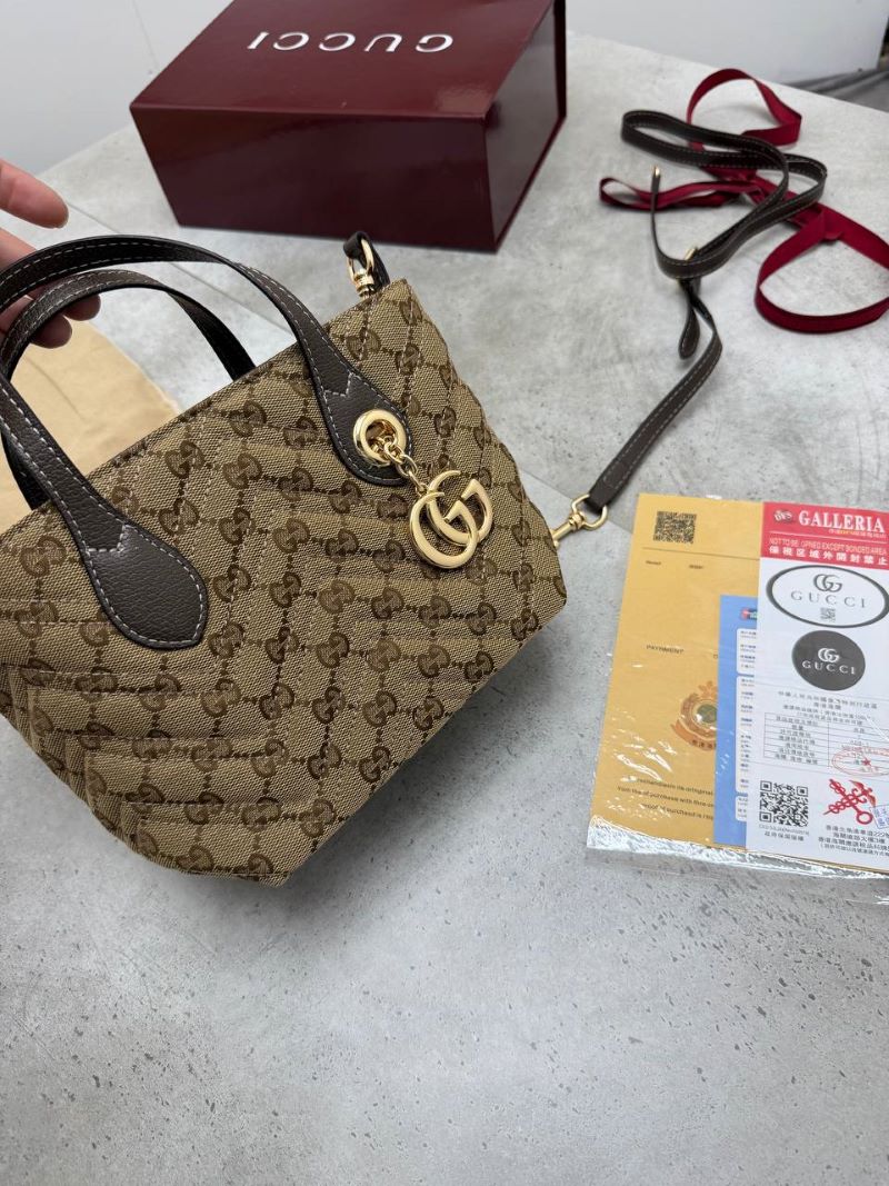 WOMENS GUCCI BAG (COMES WITH BOX)