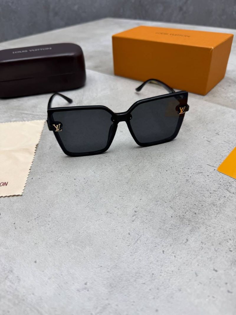 LV SUNGLASSES COME WITH BOX ETC - Image 2