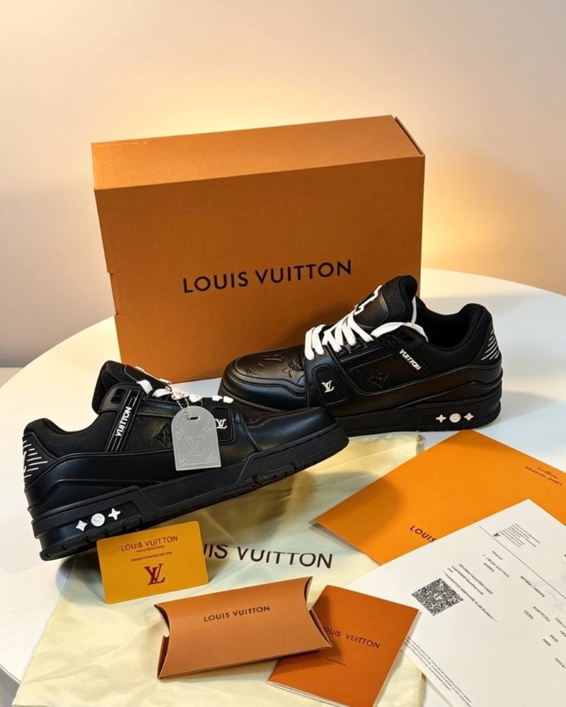 Men's Louis Vuitton Sneakers - Image 2