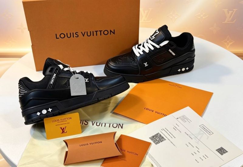 Men's Louis Vuitton Sneakers - Image 4