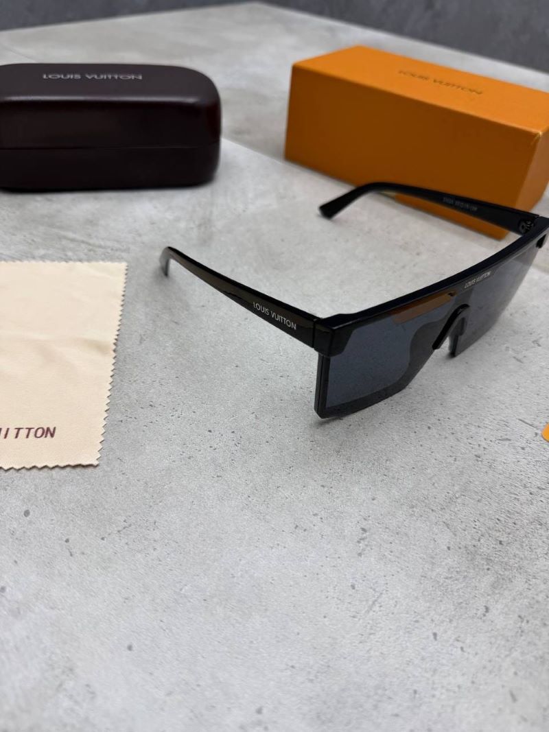 LV SUNGLASSES COME WITH BOX ETC - Image 5