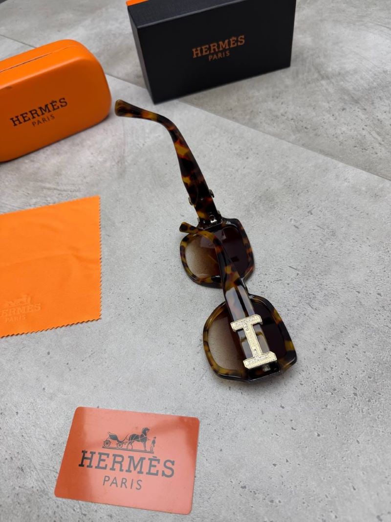 D&G, LOEWE & HERMES SUNGLASSES COME WITH BOX ETC - Image 8