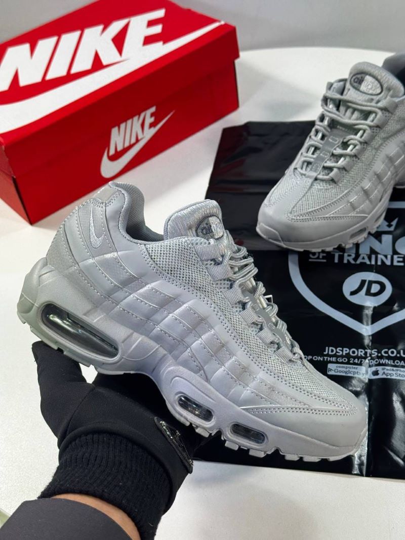 Nike Air Max 95 Trainers - Image 2
