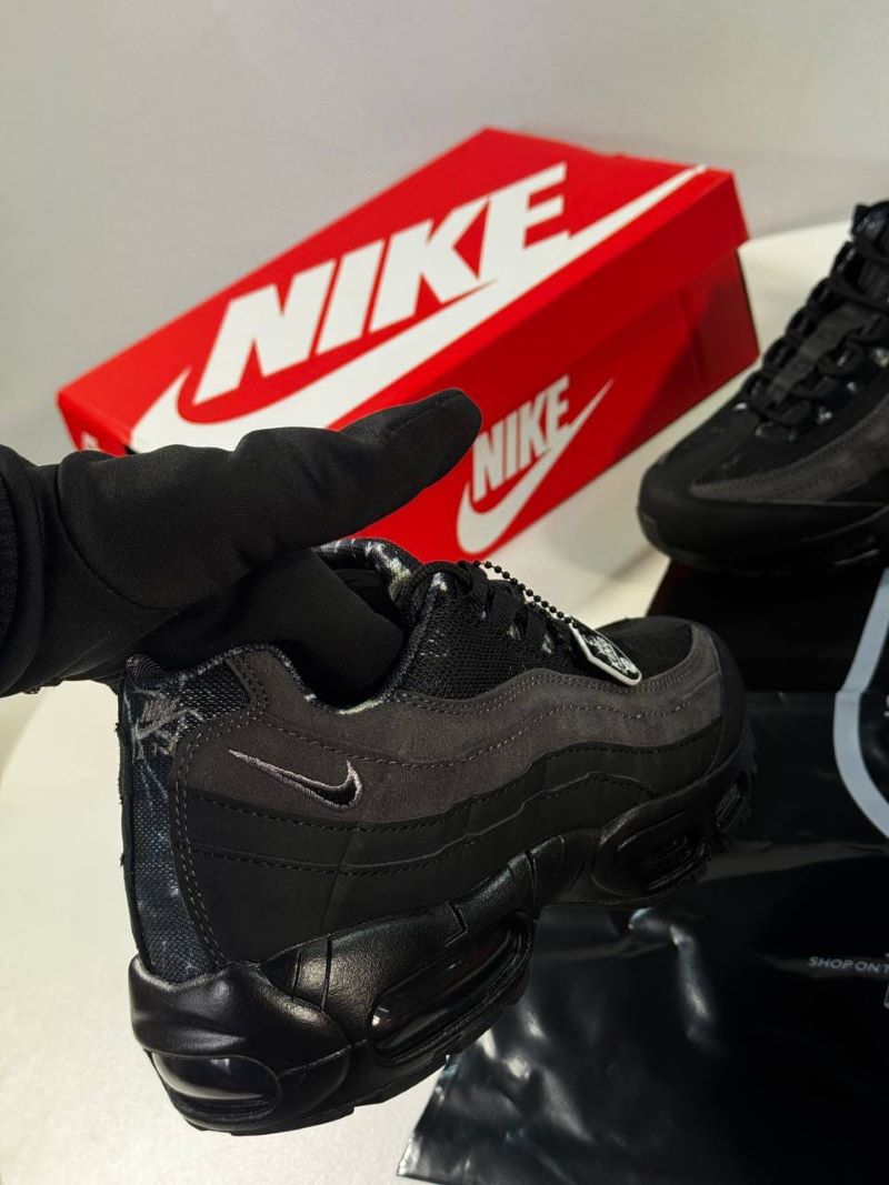 Nike Air Max 95 Trainers - Image 13
