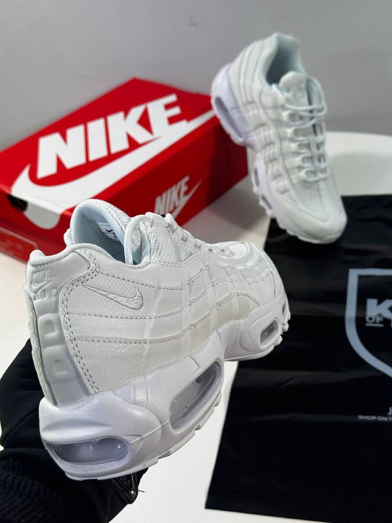 Nike Air Max 95 Trainers - Image 14