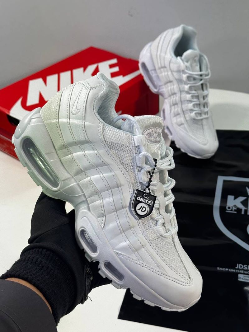 Nike Air Max 95 Trainers - Image 6