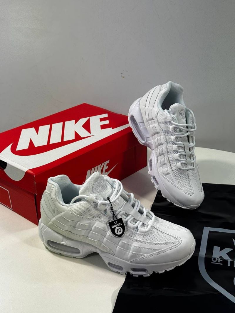 Nike Air Max 95 Trainers - Image 8